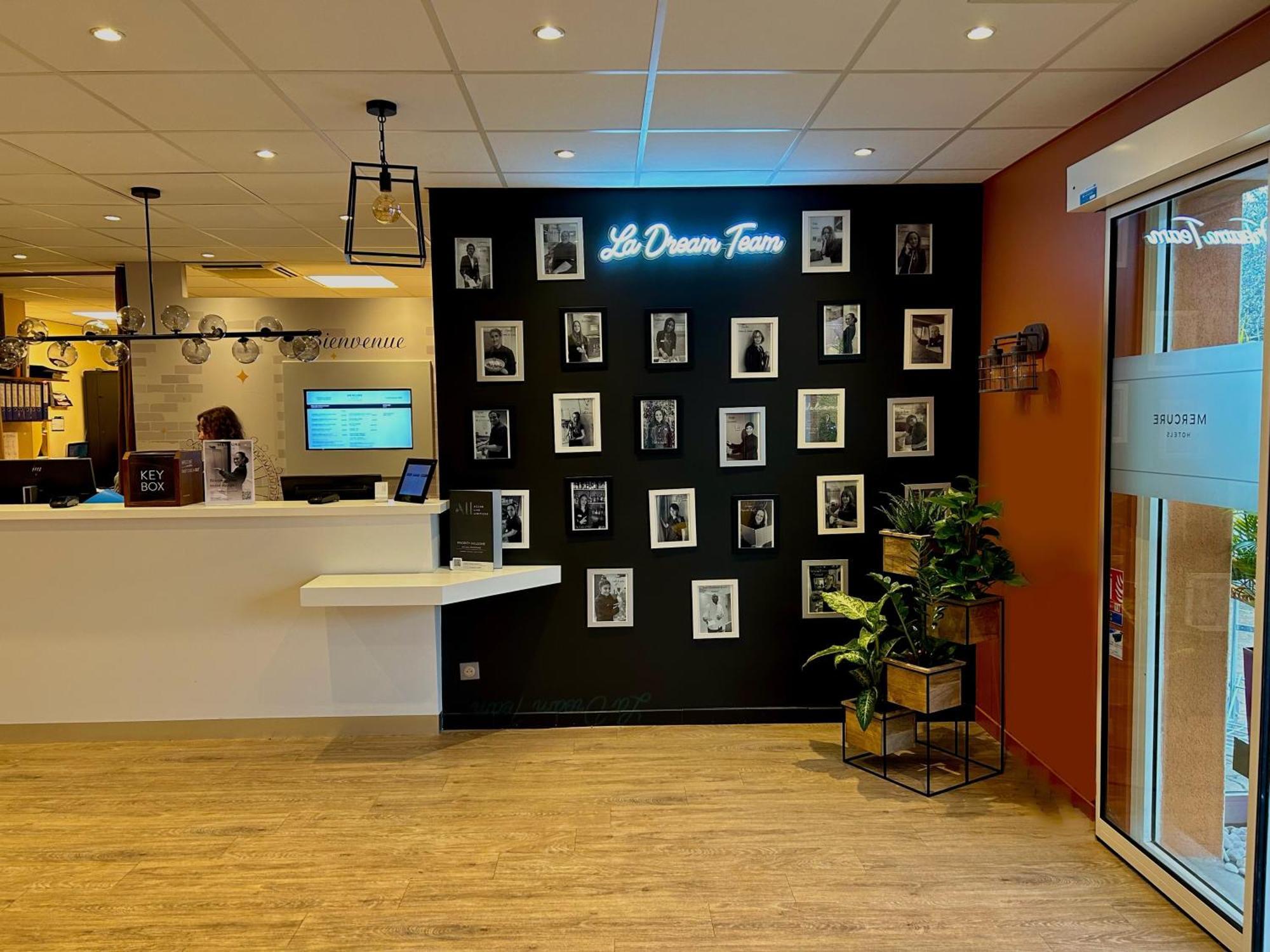 Mercure Lyon Est Chaponnay Bagian luar foto